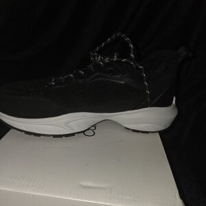 Experience Luxe Comfort with Calvin Klein Liah3 Sherpa Sneakers Brand New In Box